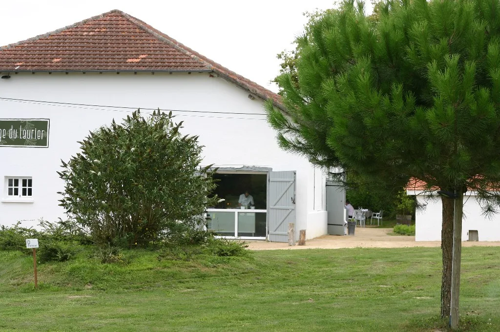 Auberge Laurier par vitre