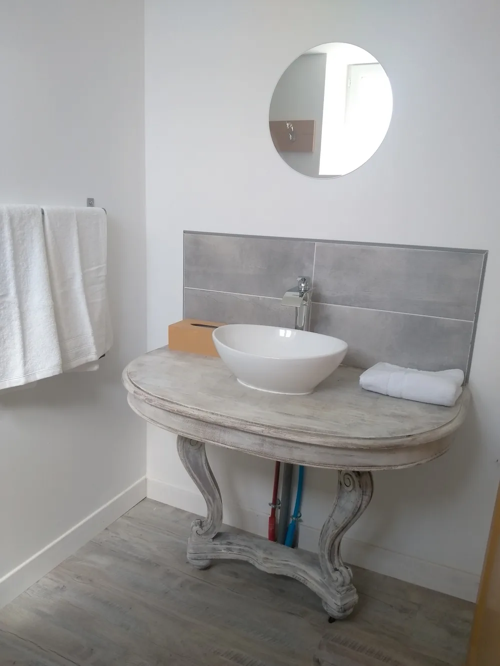 1-Chambre-au-rez-de-chaussee-pour-2–salle-d-eau-privative-et-WC-independant