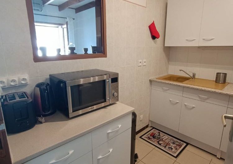 12A PONT VOLANT CUISINE