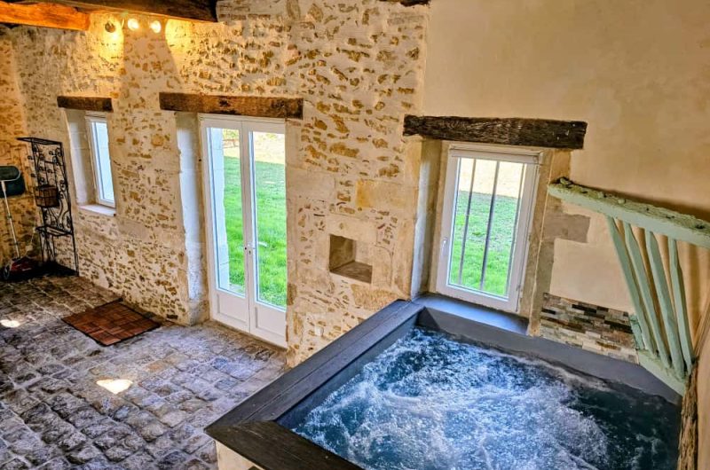 16LE JACUZZI 2025 ©Campana