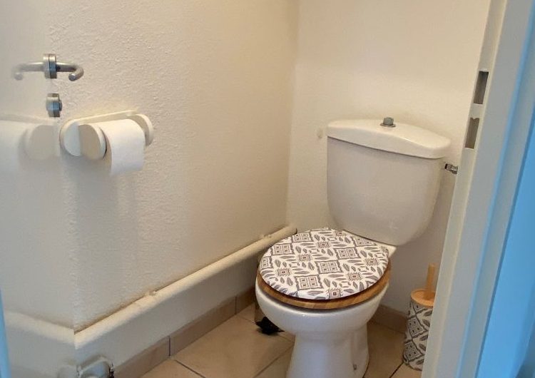 17 – WC toilettes indépendant