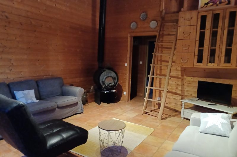 2023_EYR_Chalet en haut de la colline003©Mme Laborde