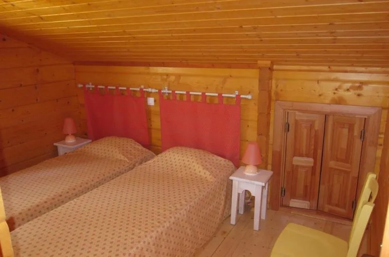 2023_baluhet (10) (Copier)