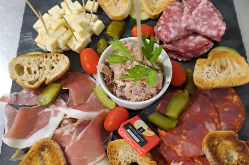 2024 – LABA – Au Relais Gascon – Plateau charcuteries – ©Au Relais Gascon