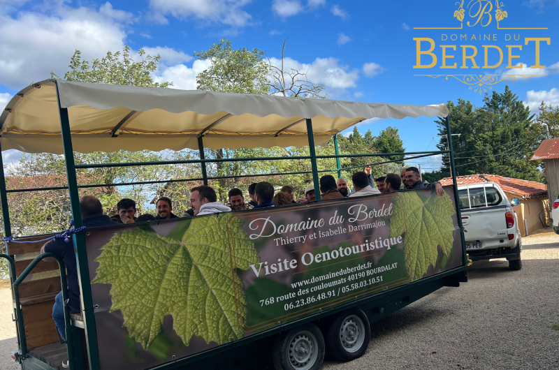 2025 – BOUR – Domaine de Berdet – Visite en remorque – ©Domaine du Berdet