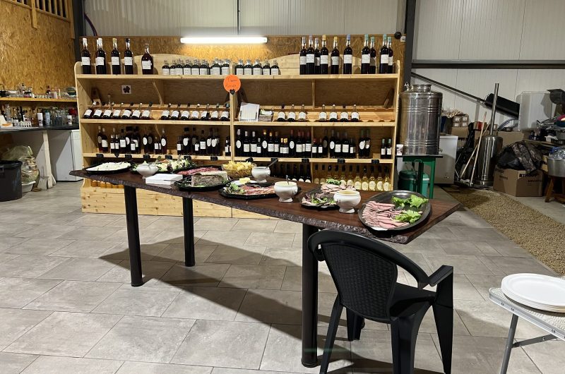 2025 – BOUR – Domaine du Berdet – Chai en salle de réunion – ©Domaine du Berdet (3)