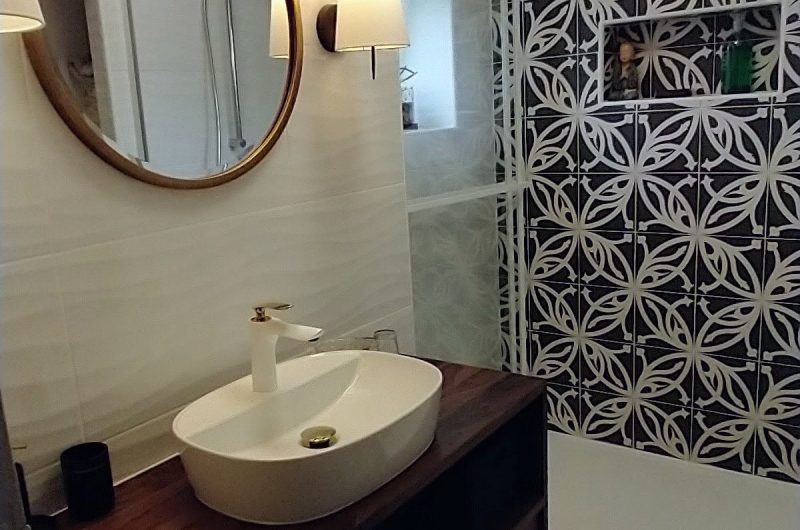 2025 – LABA – Le Chalet – Salle de bain chambre douce – ©Le Chalet