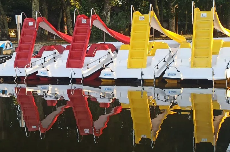 4 pedalos tobogan
