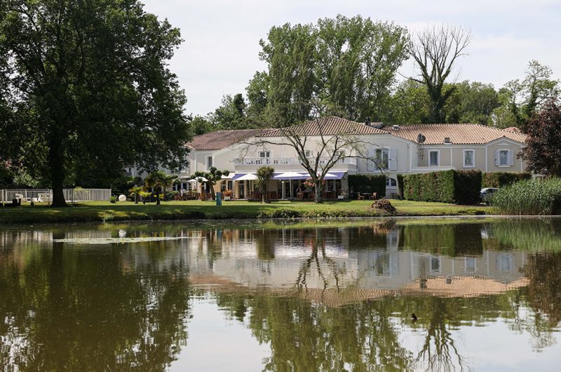 865646-hotelrenaissance-remibedora-lapb-23