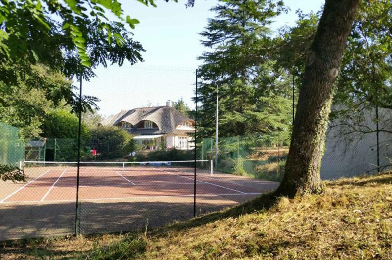 869696-la-belle-chaumiere-1