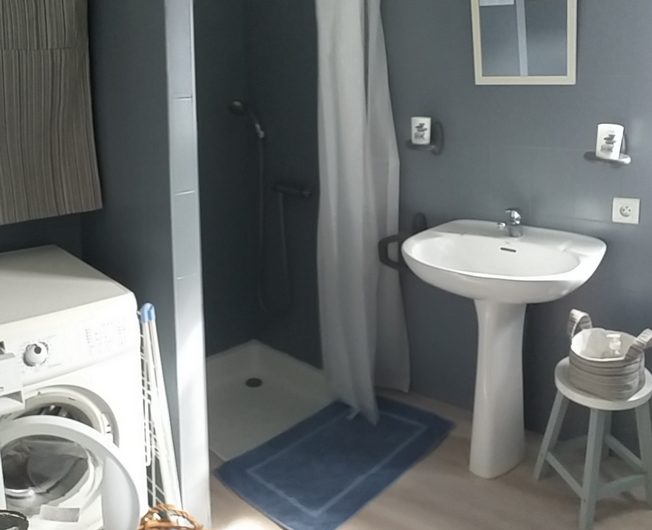 9.Salle bains 1 (Copier)