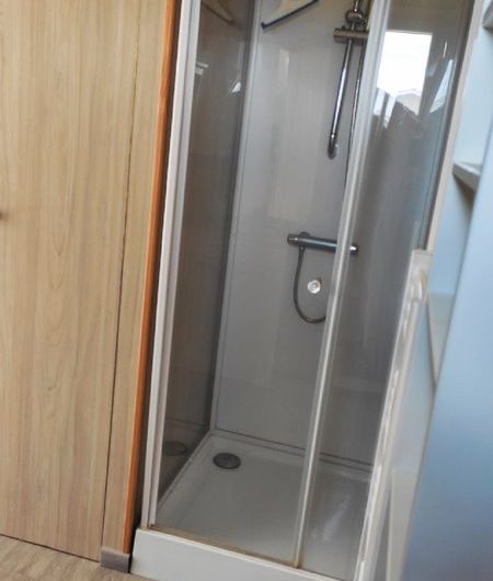 A l’orée des acacias douche ©Préjean Tharaud