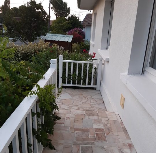 Accès devant la maison (Copier)