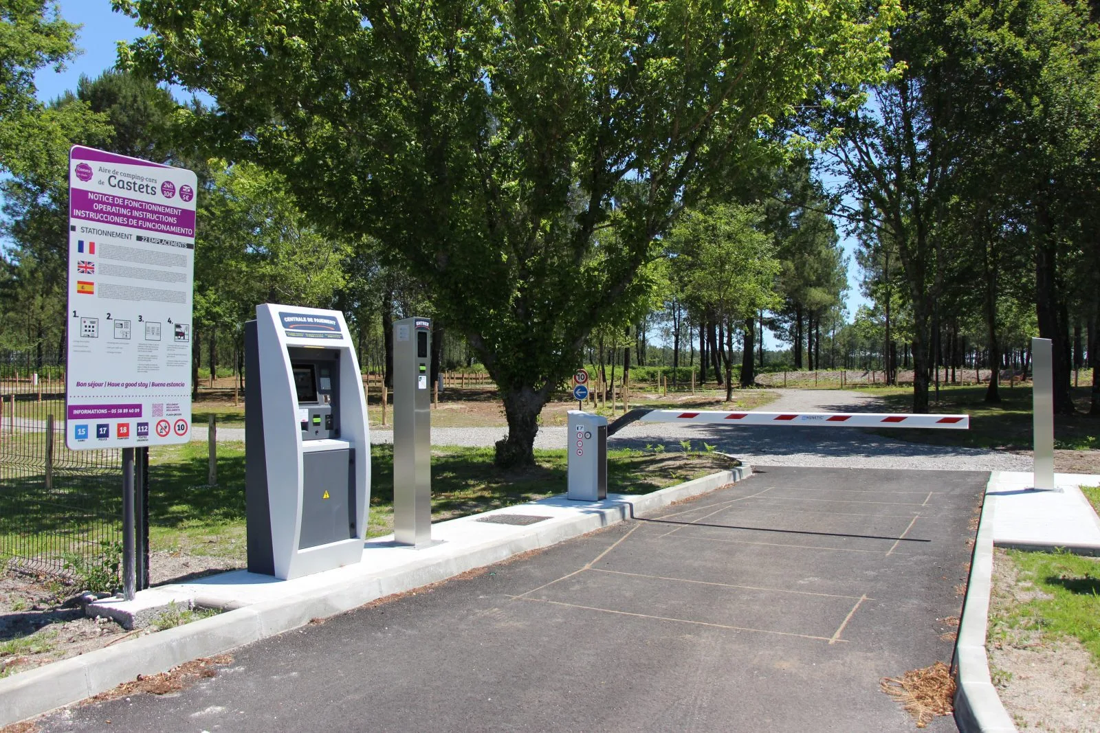 CASTETS-Aire-de-Camping-cars-Ext2-Web