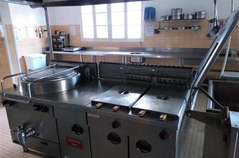 CUISINE-CHAUMIERE-salle-reception-capbreton