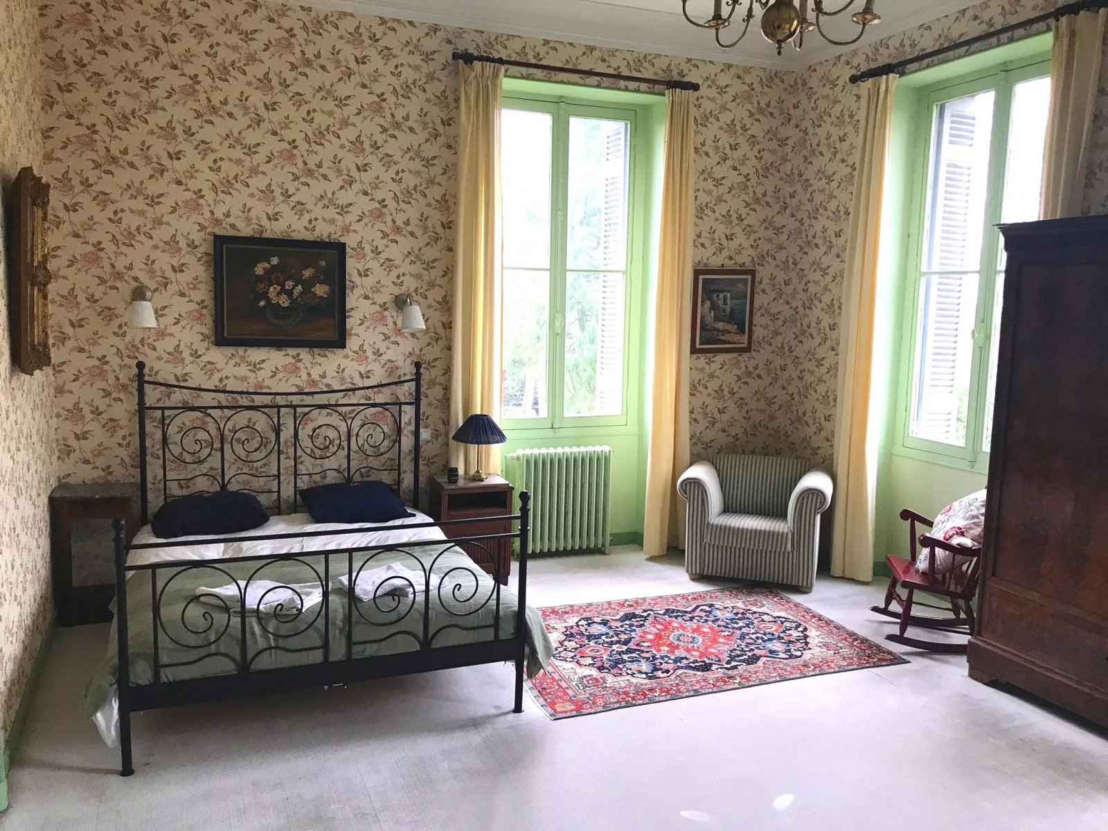 Chambre-antique—chateau-de-Habas