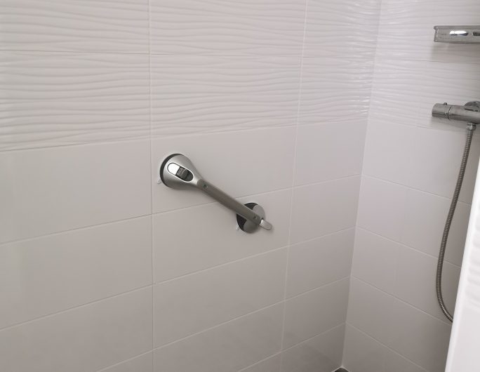 Chambre d’hôtes à l’orée douche et barre ¢G.Préjean