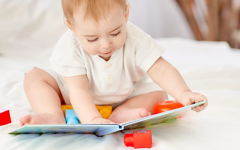 Comment-eveiller-les-tout-petits-a-la-lecture-FB