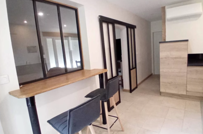 Cuisine vue salon Le Jardin d’André ©Lerre