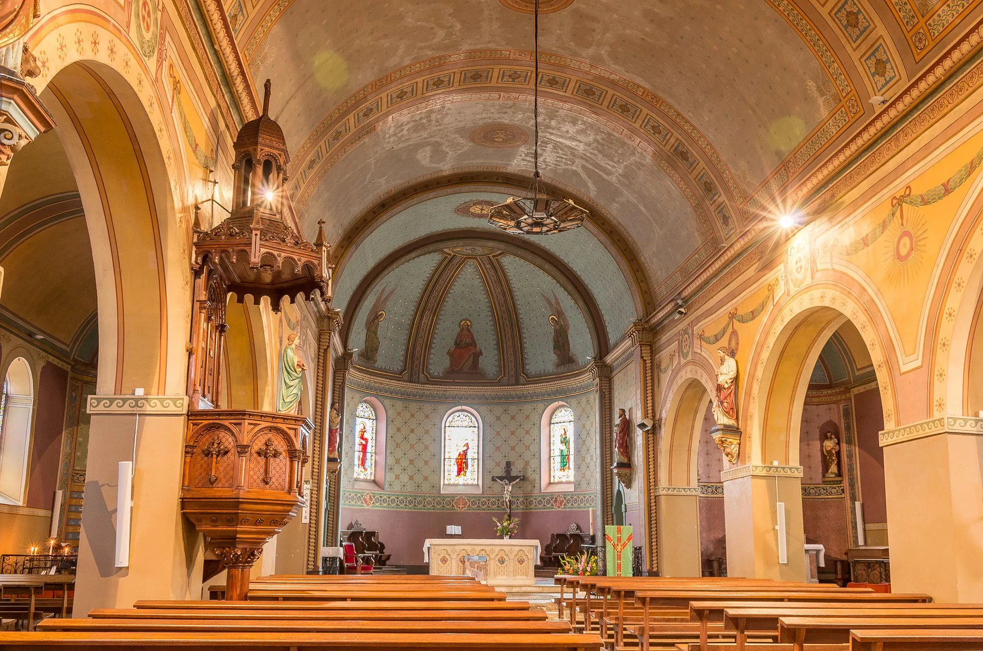 Eglise et l’intérieur (5) GC (1920×1272) – Copie