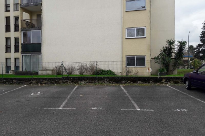 Emplacement place parking
