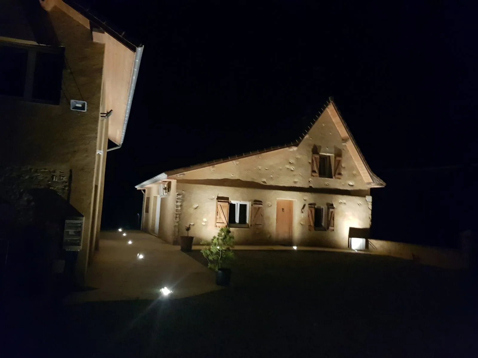 Ferme de Labarthe exterieur copiryght Mr Cazalets