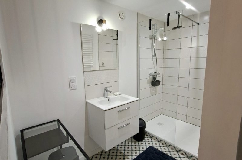 Gîte Chaperon – Gousse – salle d’eau moderne 3