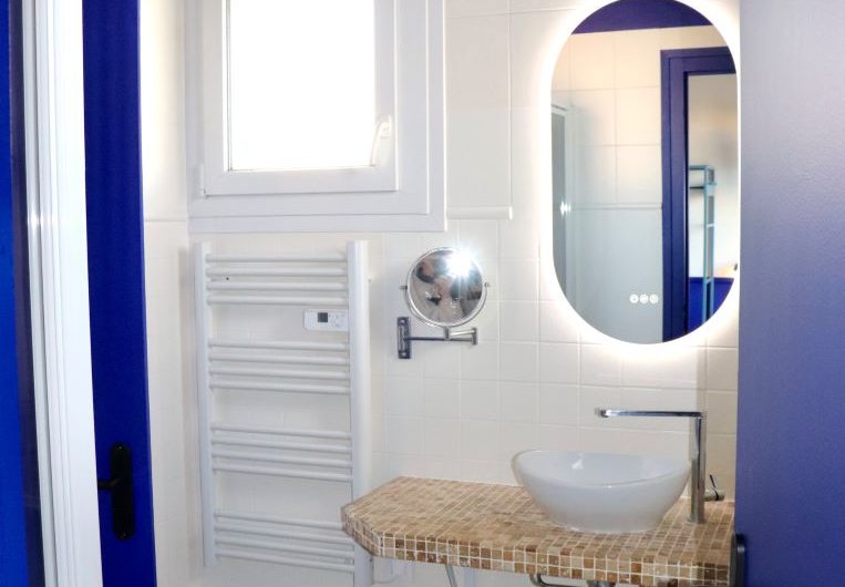 Hôtel Océan – chambre bleue 2 TIS