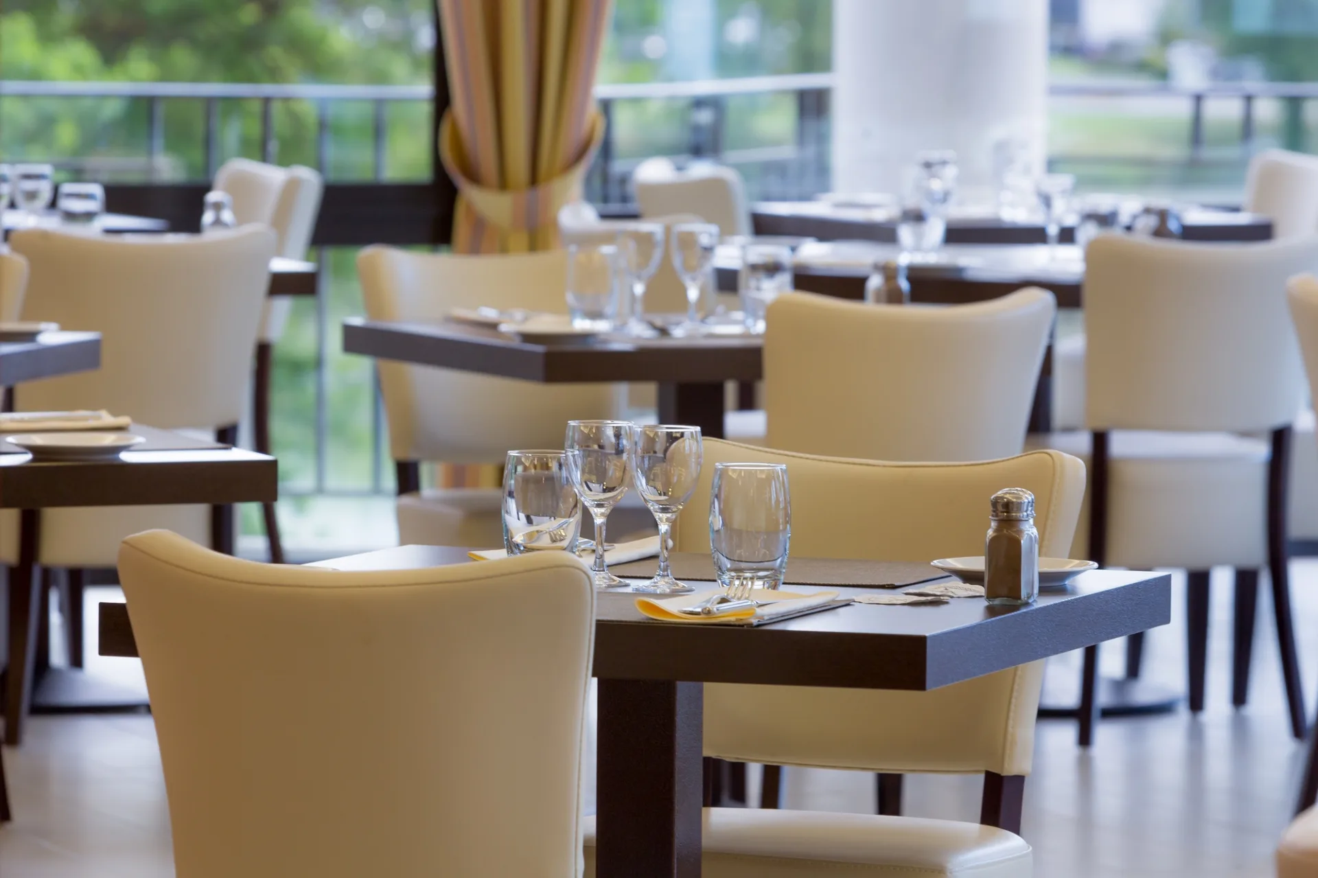 Hotel-du-Lac—Restaurant–8-