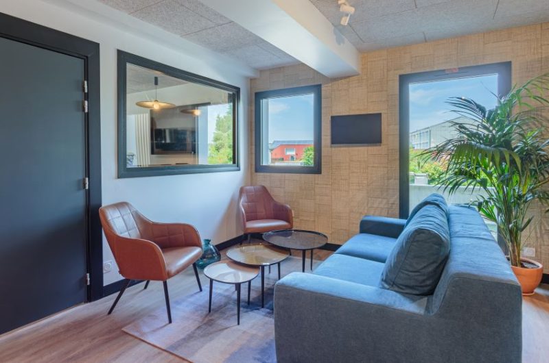 Kyriad_StPaulLesDax_18_Salon réception