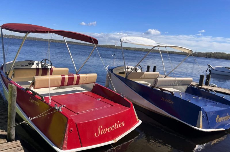 LEON_Chez Gisou_bateaux papier