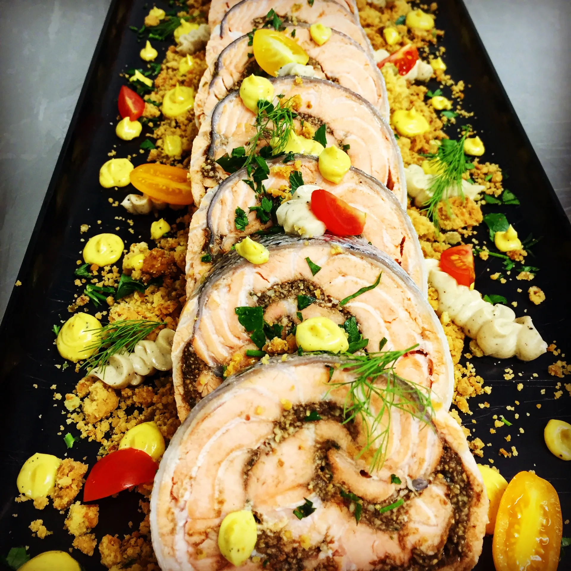 LEON-Chez-Vincent-Saumon-Farci