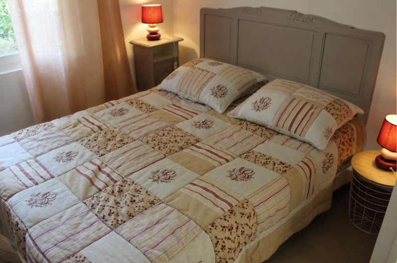 Montage photo Simple Photo de vacances en famille au format carte postale Blanc – La Résinière à Hinx Chambre cosy