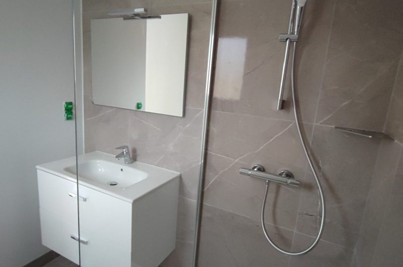 Lacraste – salle d’eau