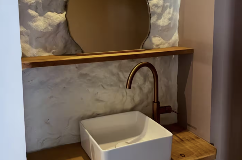 Lavabo Maison Mirabelle Gamarde ©Baghi