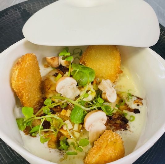 Lotte de Bretagne cuisinée sur l’arête en habit du Sud Ouest