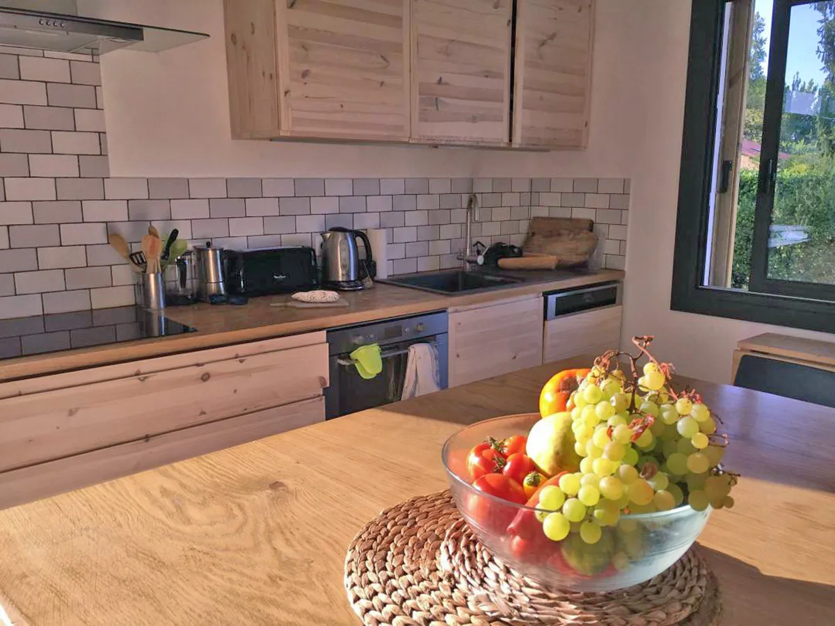 Mandago-Surf-Home-Kitchen