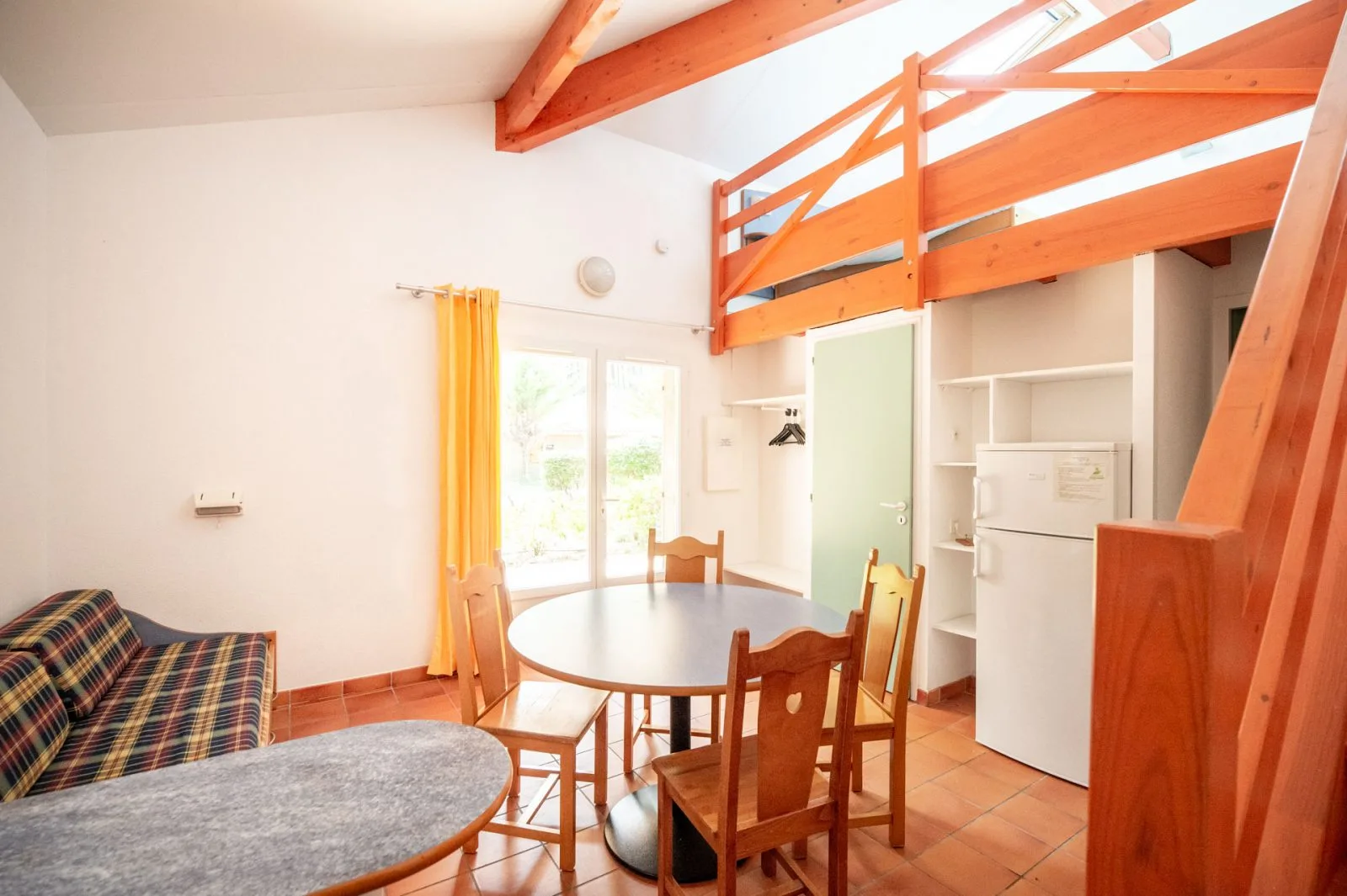 OTI-Touristra-040719-002