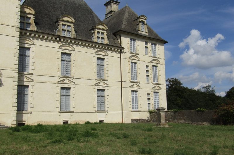 Poyanne – pavillon fenêtres trompe l’oeil château