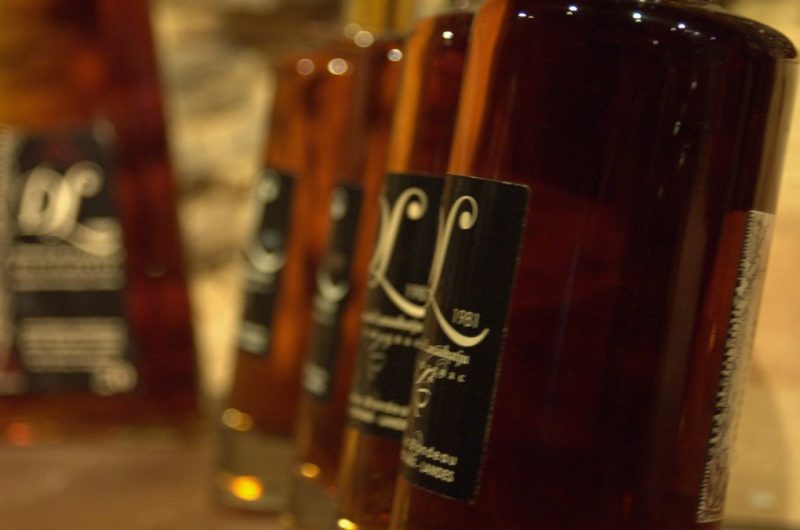 Producteur—Armagnac—Hontanx—Domaine-de-Lassaubatju–Verre—Bouteille-2-73c0fd437ebc447c8205f8e7ceb51244