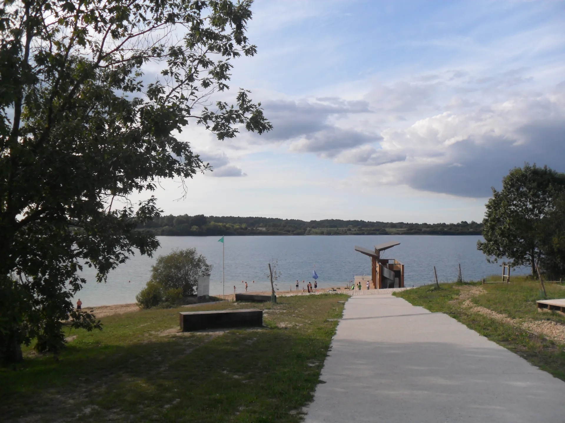 A Arjuzanx, circuit du tour du lac