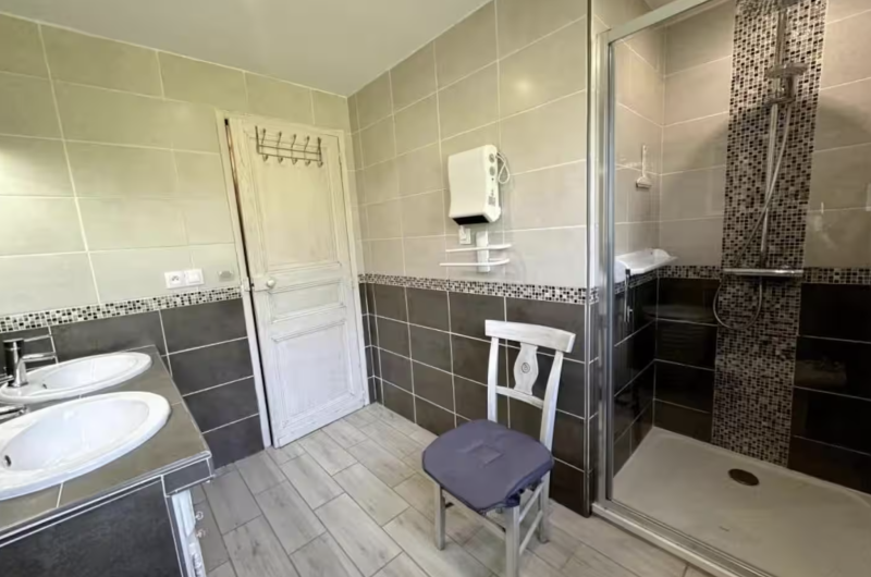 SDB Douche L’étape – St Germain – St geours Auribat