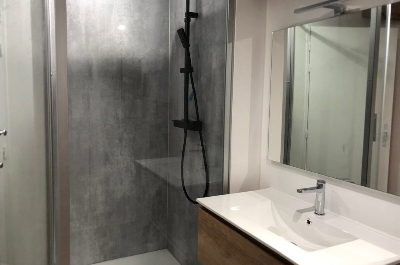 Salle de bain n°3 étage Maison Bordenave ©OTC