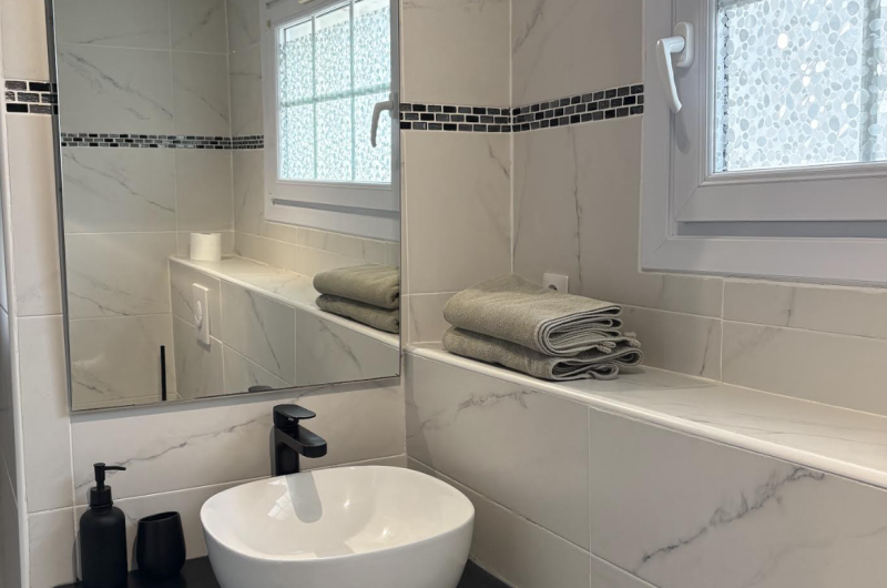 Salle de bains Chambre Mimizan 2025 ©Blond