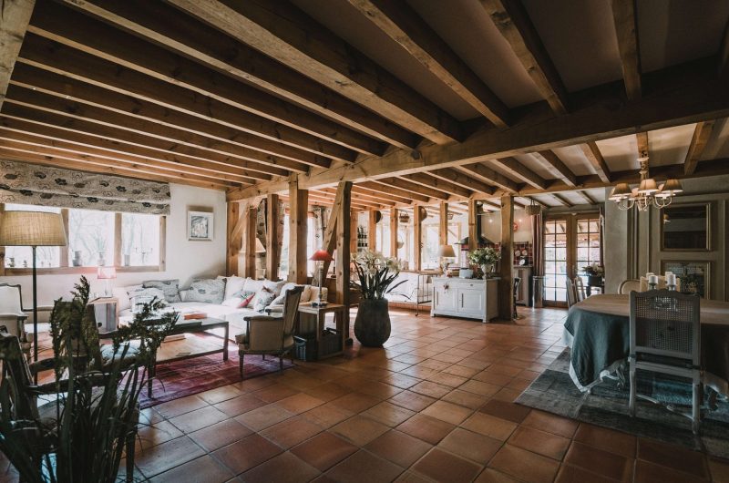 Salon-Cabane-Domaine-de-Petiosse©Vincent_Almounzi