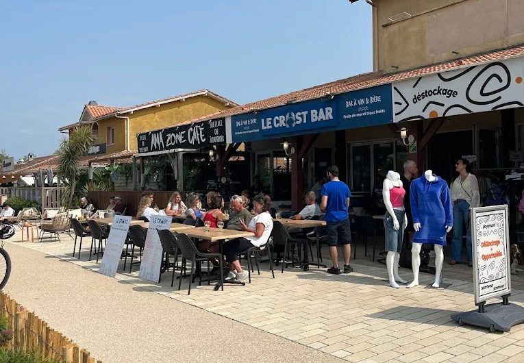 Terrasse du crust bar Molietetmaa@OTILandesAtlantiqueSud