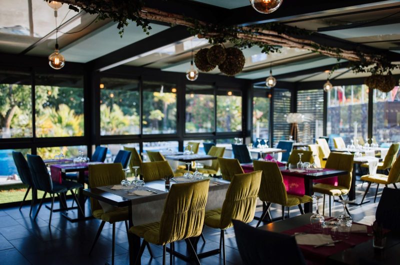Yelloh-Village-LesOreades-restaurant-10