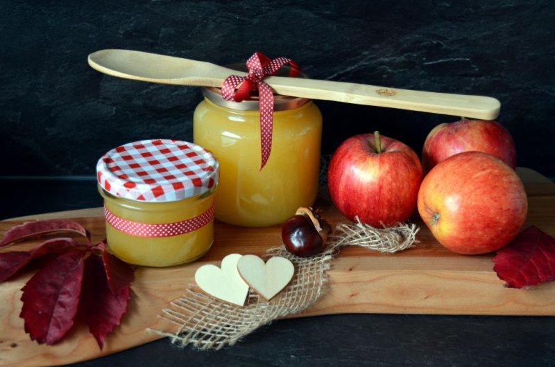 neelam279-apple-compote-7487506_1920.