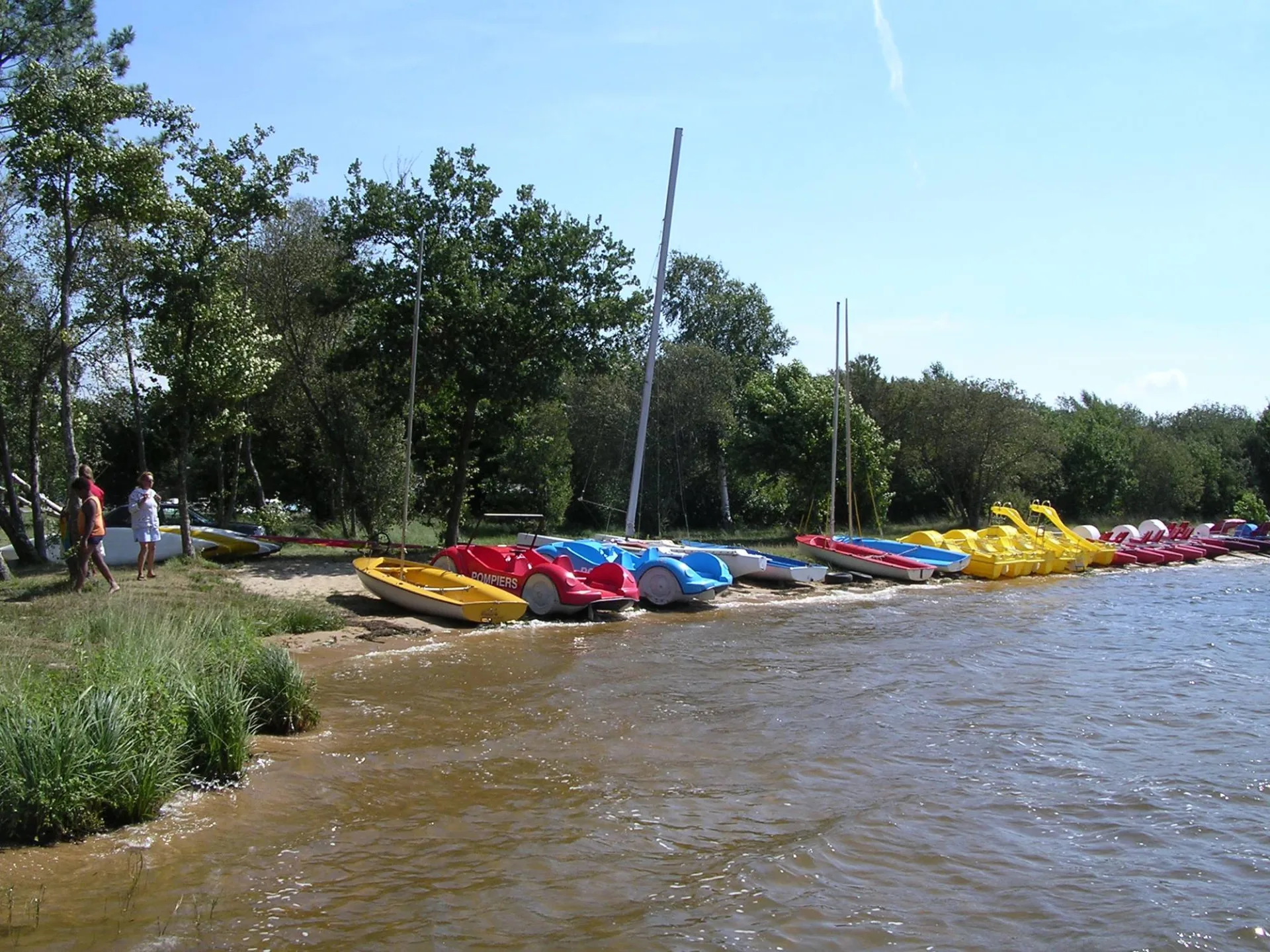 plage-ste-eulalie-en-born-bateaux