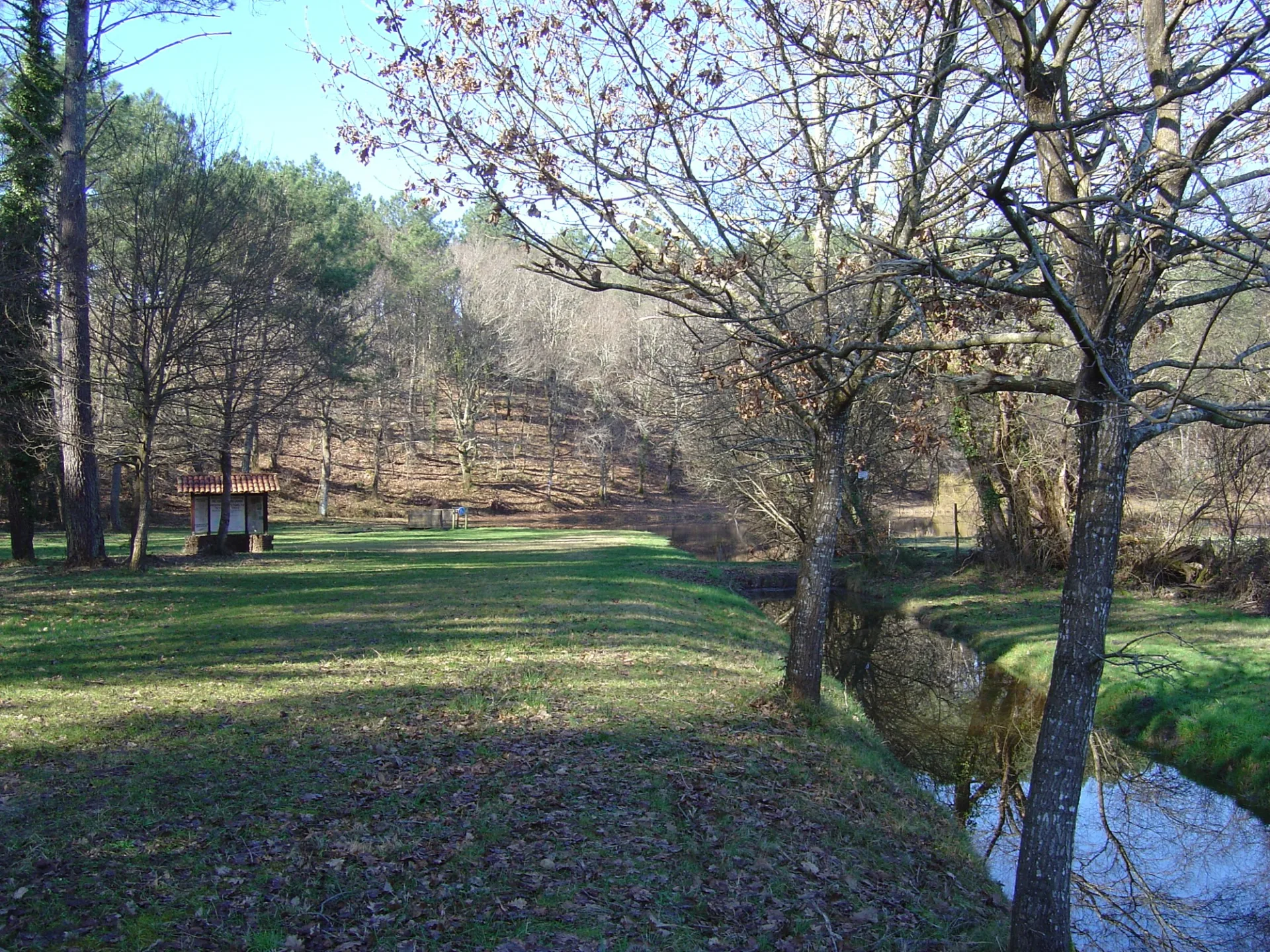 A Bias, sentier pédestre „L’Etang du Bourg Vieux“